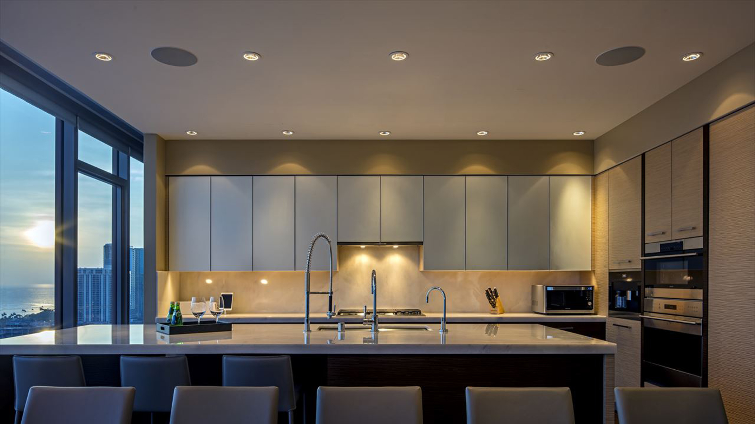 ONE Ala Moana Kobayashi