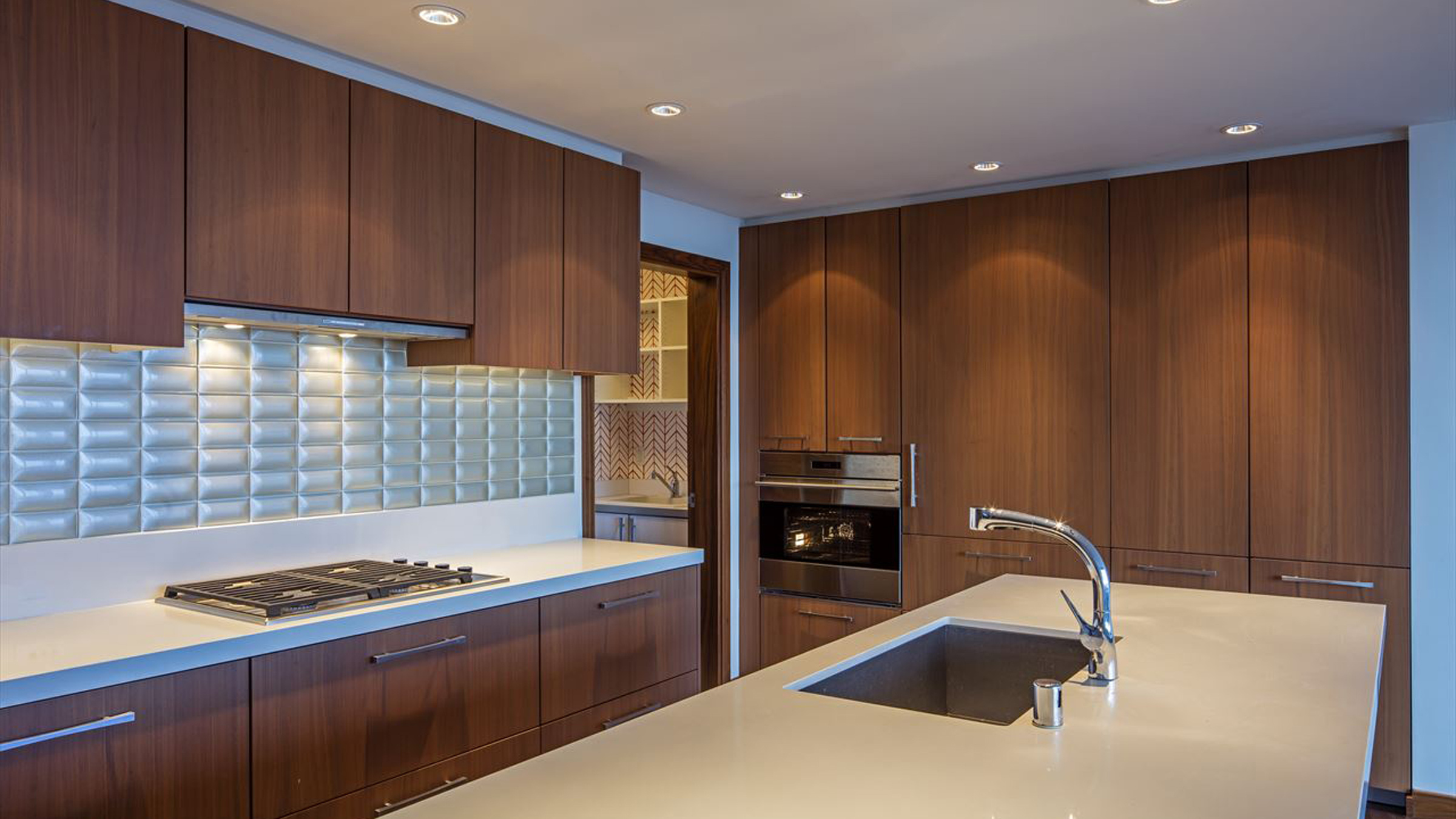 ONE Ala Moana Kobayashi